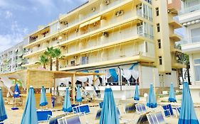 Sun & Sea Apartment